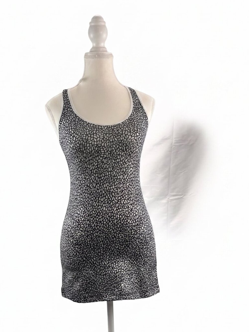 Lululemon Cool Racerback Tank Mosaic Pattern- Size 4